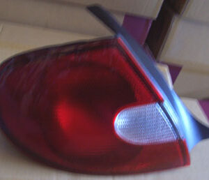 Chrysler Neon- 00/02; Stop Lambası Sol Kırmızı/beyaz (tyc) - 5288527AJ