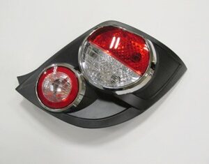 Chevrolet Aveo- Hb- 11/13; Stop Lambası Sağ Kırmızı/beyaz (nikelaj Çerçeveli) (famella) - 96831068